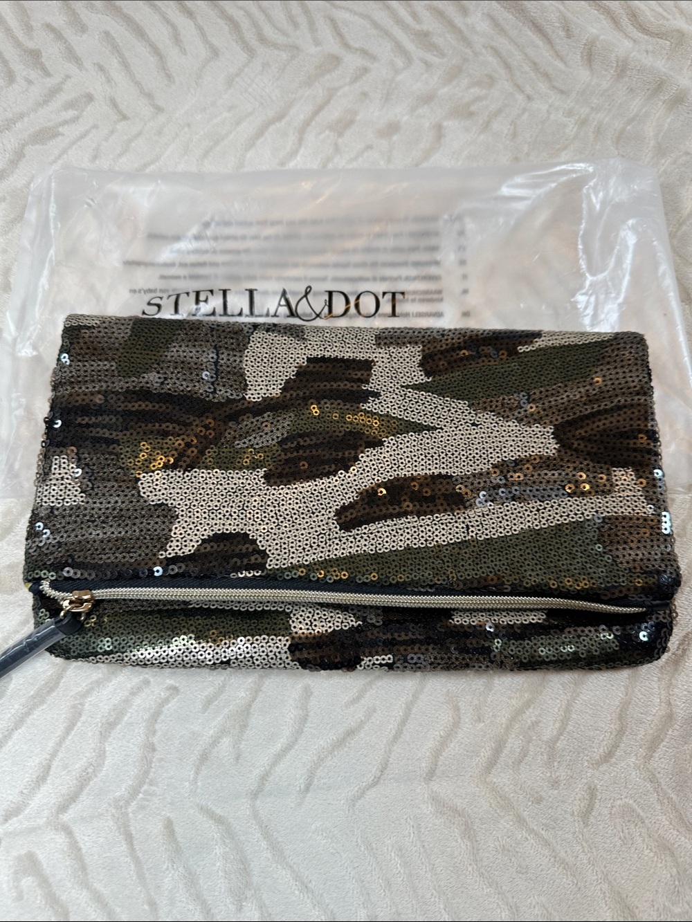 NEW! Stella & Dot Margeaux Clutch Camo Sequins 10.5L x 6W